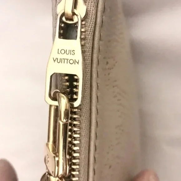 Louis Vuitton Selene Pouch Mahina Beige - Picture 7 of 8